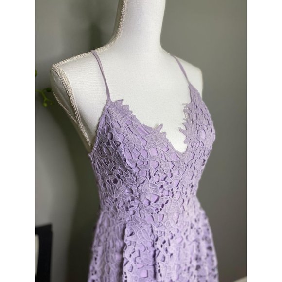 ASTR The Label Lace Midi Dress Pale Purple Medium - Picture 9 of 12